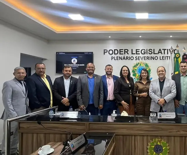 Câmara de Sumé aprova projetos e recebe secretária de Saúde em sessão