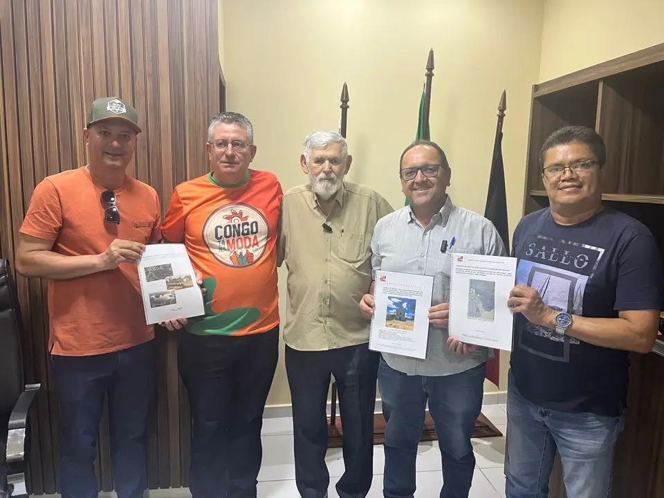 Jeffeson Menezes recebe os deputados Luiz Couto e Dr. Romualdo para tratar de demandas importantes para Sumé
