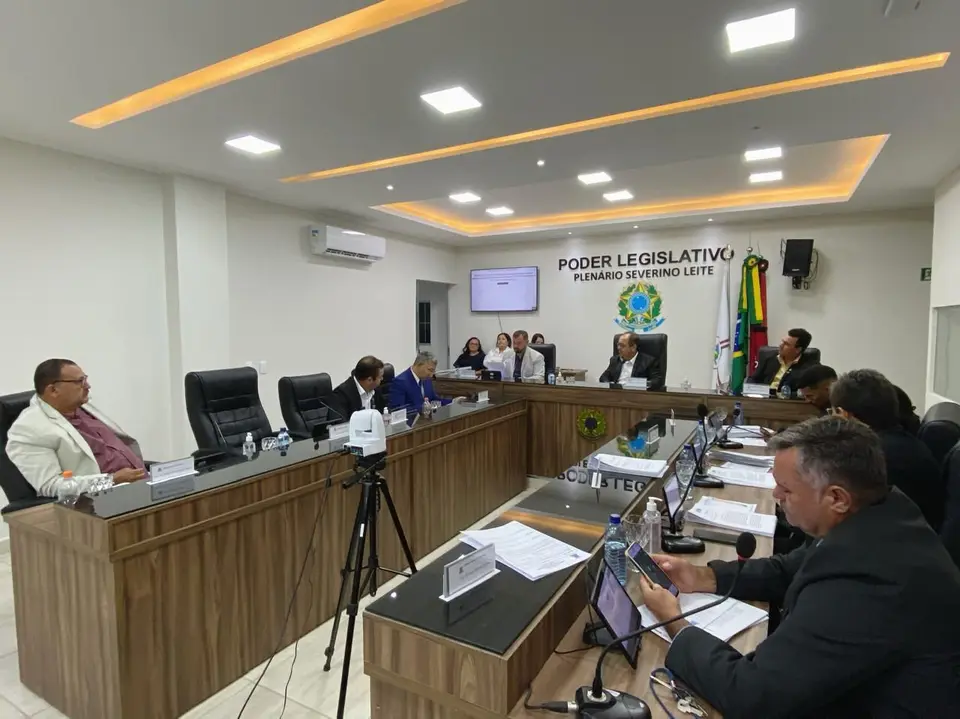 Câmara de Sumé realiza 26ª sessão ordinária com aprovação de projetos e requerimentos importantes para o município