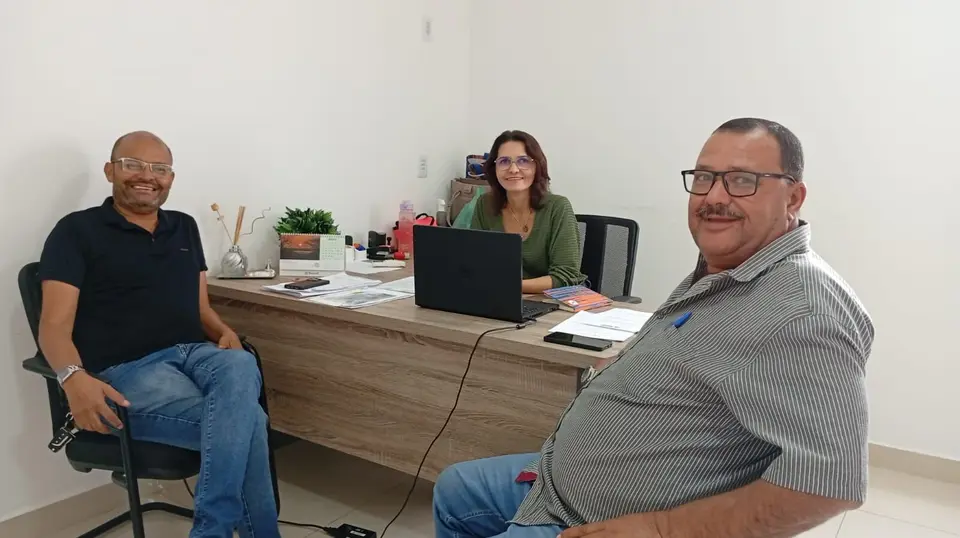 Vereadores Dida Alves e José Antônio participam de reunião com a secretária de Administração para tratar de demandas da comunidade sumeense