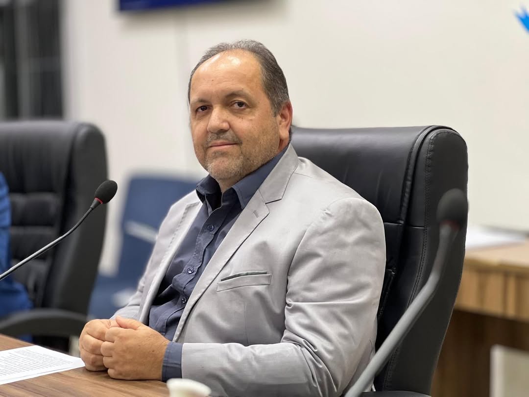 A Câmara Municipal de Sumé realizou, na noite da última terça-feira (4), a primeira ses...