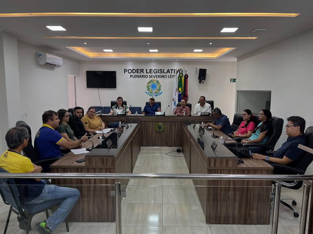 Na manhã desta segunda-feira (17), os vereadores Bruno Duarte, José Antônio e Fernando ...