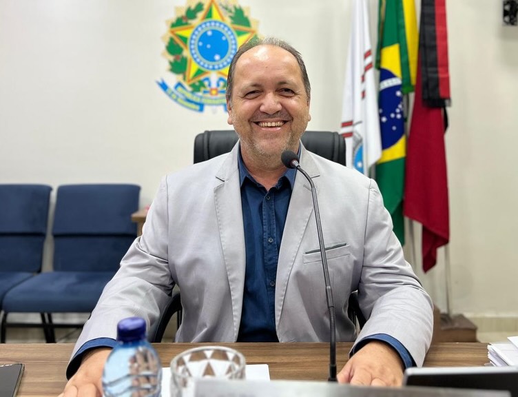 A Câmara de Vereadores de Sumé realizou na última terça-feira (15), a sessão ordinária ...