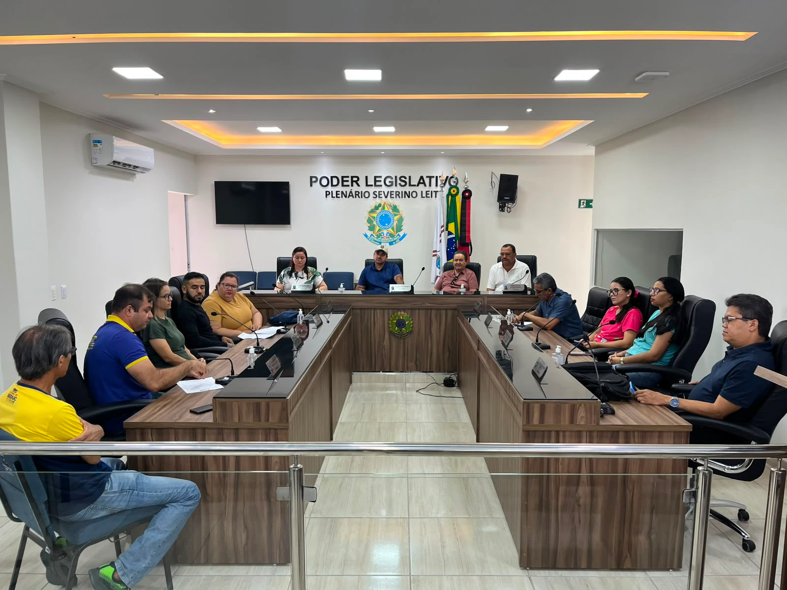 Câmara de Sumé debate com professores ajustes em projeto de premiação por desempenho educacional